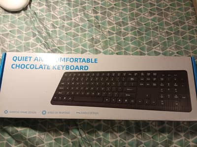 Keyboard wired black with stand 10/10 condition. Whatsapp: