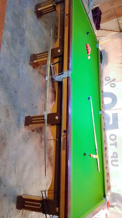 snoker table