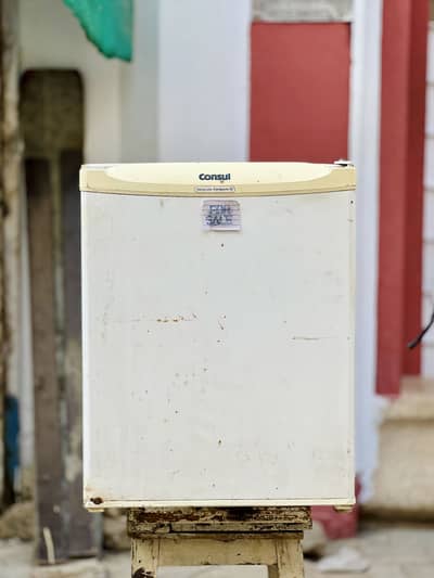 Consul Room Fridge - American
