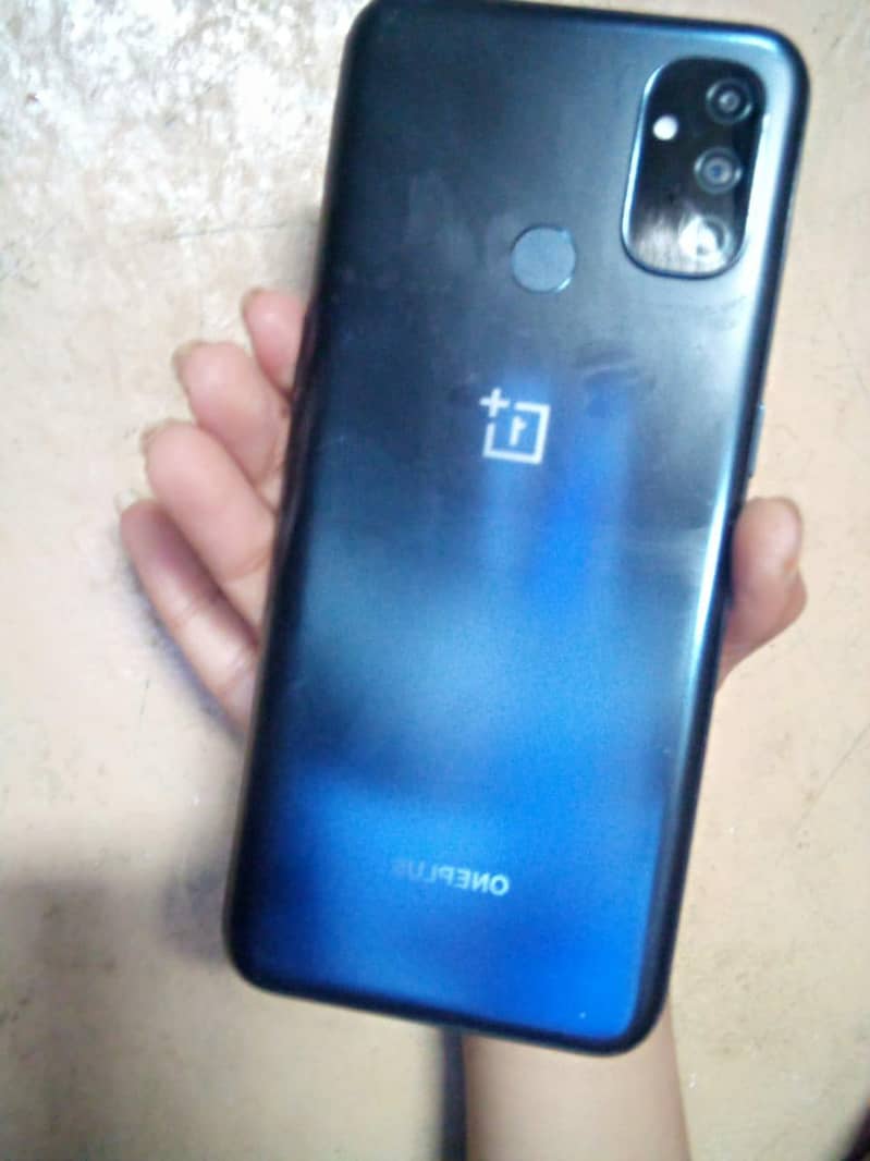 One Plus 4+64 3