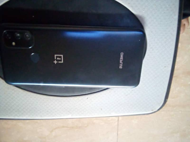 One Plus 4+64 6