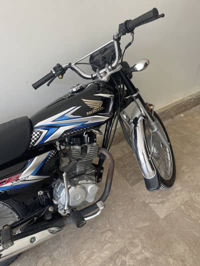 Honda CG125 2025 Model black karachi
