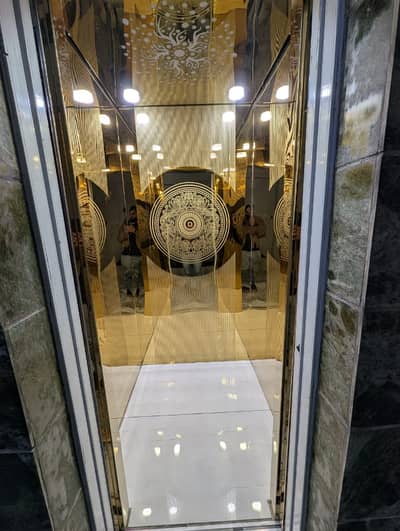 3 BEDROOMS LOUNGE APARTMENT WITH A LIFT IN A BUILDING IN CAPITAL SOCIETY AVAILABLE FOR SALE