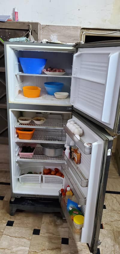 Dawlance fridge 9188wb condition is 80%