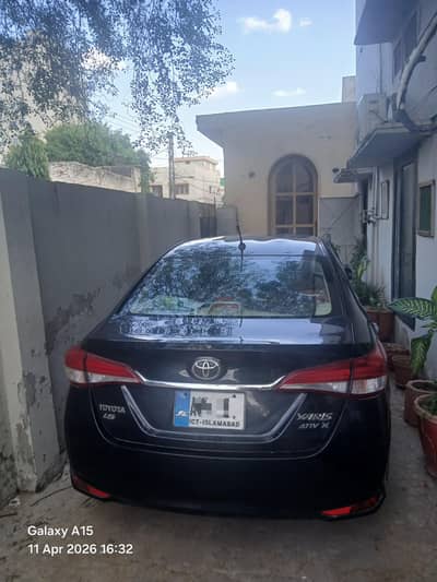 Black Yaris Ativ X is 2021