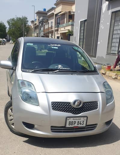 Vitz 1.0 7/13 Mint Condition.