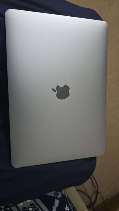 Macbook air 256gb/8gb full box 9/10