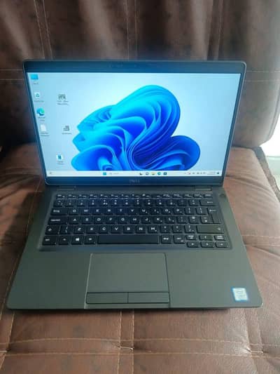 Dell latitude 5300 . . Core i5 8th Generation laptop . .