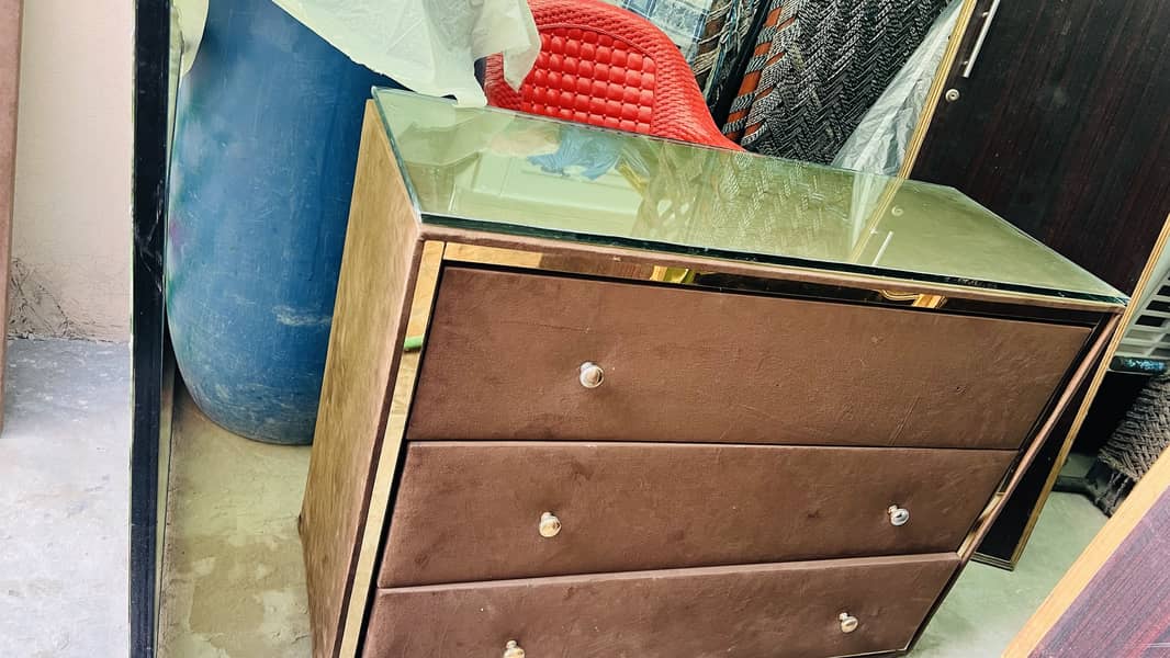 used dressing table. . 1