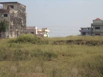 1 Kanal Ideal Location Plot in dha Phase 8 S block Good Investment Direct Approached