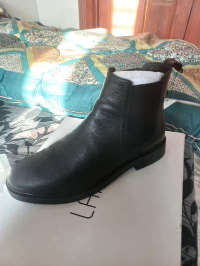 Lama Chelsea Shoes Brand New