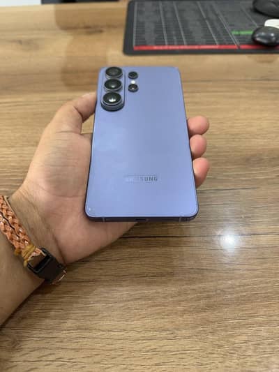 Box Open Samsung Phone. 0.3. 4.4. 1.4. 2.2. 8.4. 7