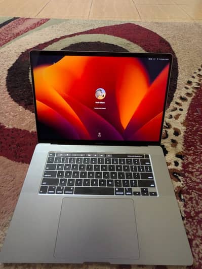 Macbook Pro 16 Inch i7 16 GB RAM