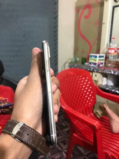 IPhone XS white color