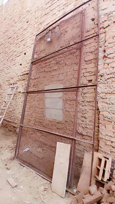 iron cage. tarece k liye bhtr h. neet condition