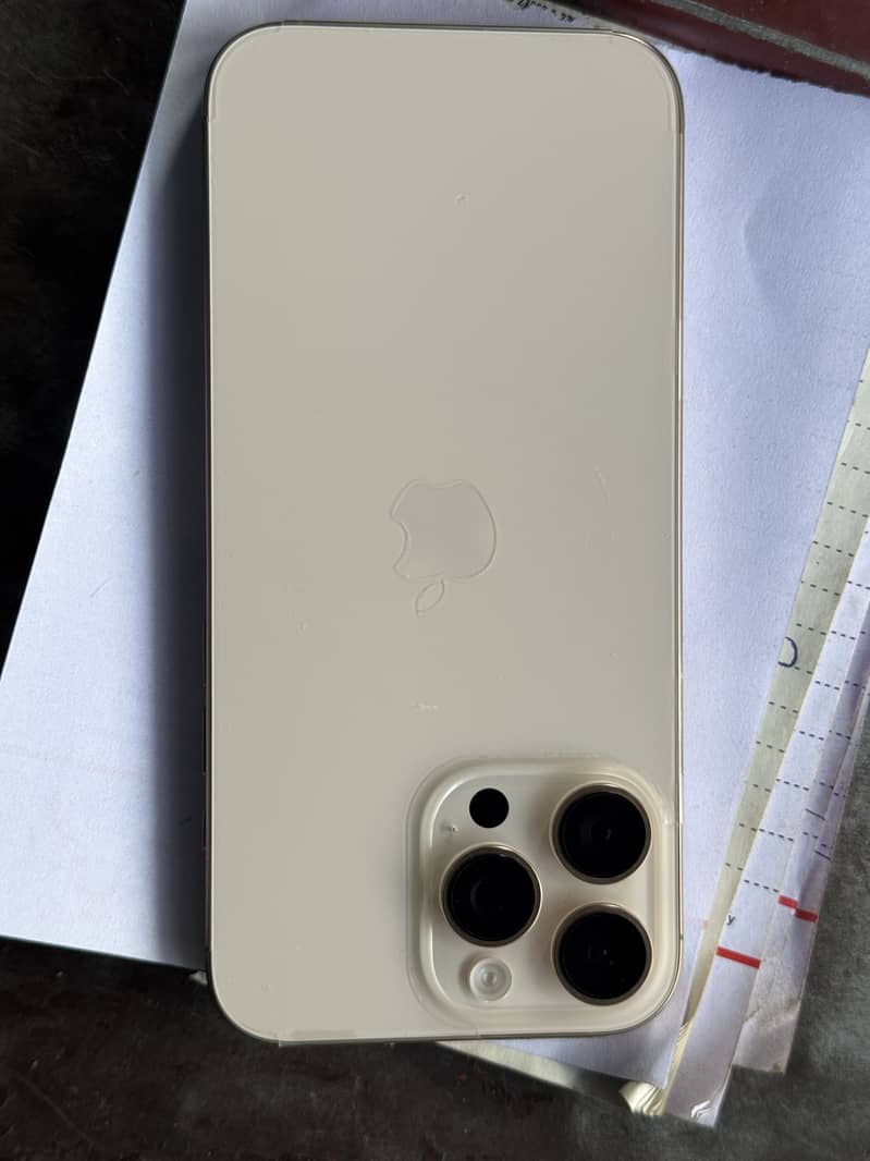 iPhone 16 pro max 0