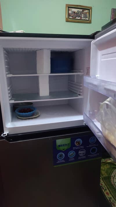 New fridge for sale only 5 days use