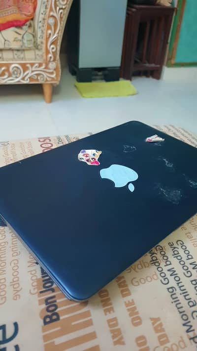 hp laptop full black with stickers and good for stuff checkdiscription