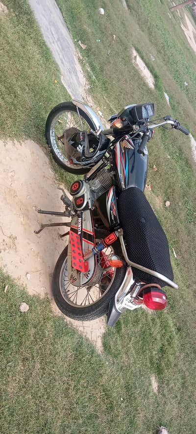 honda  125 2015 model genuine 100% ok