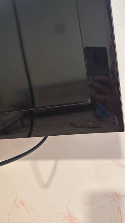 Samsung original TV just like new slightly used with remote for 40k