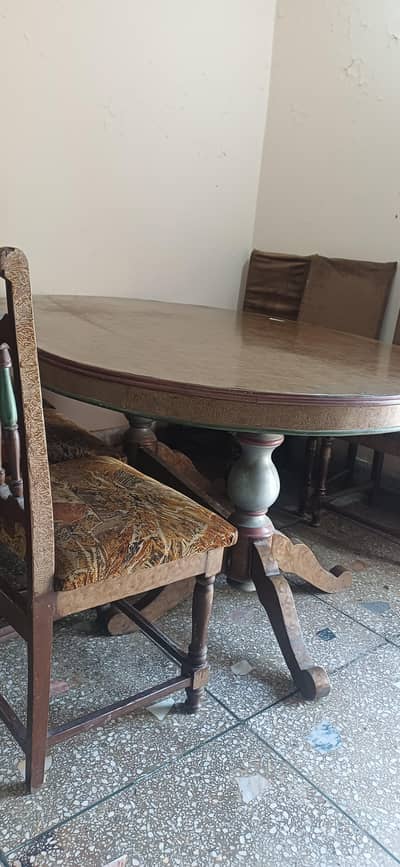6 seats dining table condition 10/9