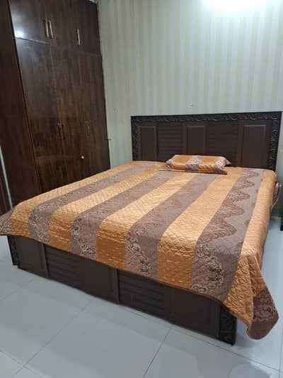 Queen Double bed for sale with spring mattress in great condition