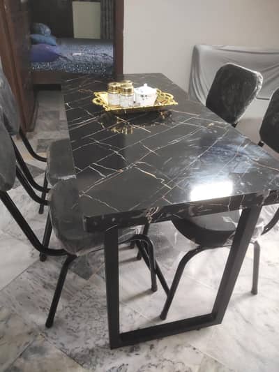 for sale dinning table and 4 chairs