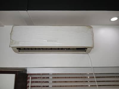 AC Split 1 ton Used