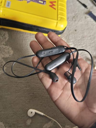 sony neckband orignal . C310