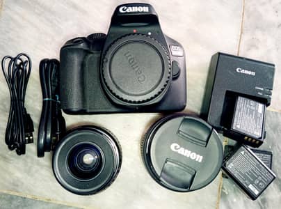 Canon 3000D camera with 2x Lens 3x batteries
