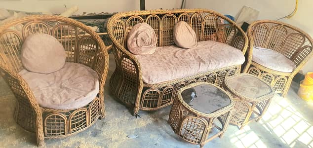 5 seter sofa sale  with table