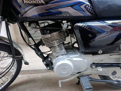 Honda 125 model 24. . . . last  24.25 hai