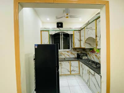 4 maral commerial plaza single 1 bed flate is availabale in royal olam citi for rent