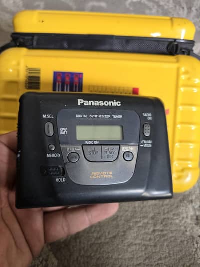 Panasonic RQ-XV30 Digital Synthesizer Tuner personal cassette player.
