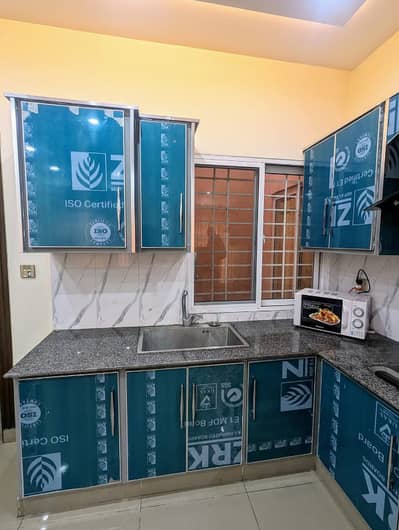 4 maral commerial plaza single 1 bed flate is availabale in royal olam citi for rent