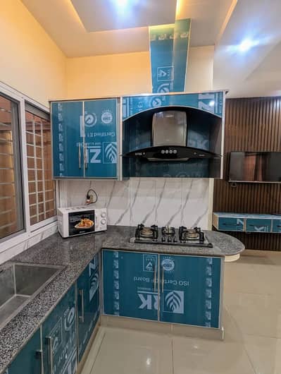 4 maral commerial plaza 2 bed flate is availabale in royal olam citi for rent