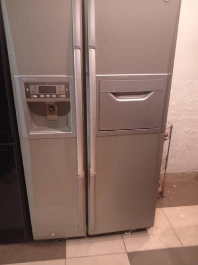 2 doors fridge general electronic