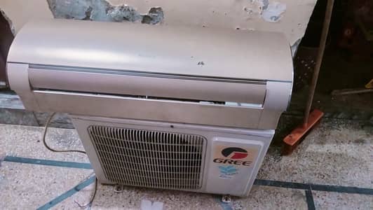 1 ton Gree fry model air conditioner good condition