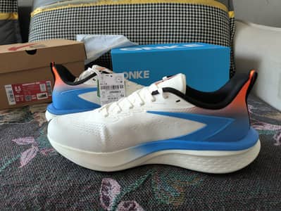 Anta untoouched imported shoe size 42