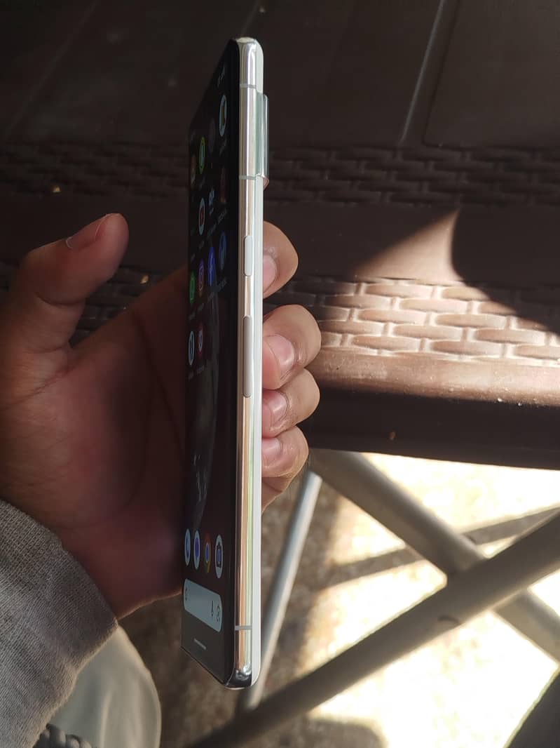 Google pixel 7 pro 4