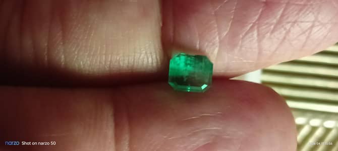 Natural Emeralds / Stone