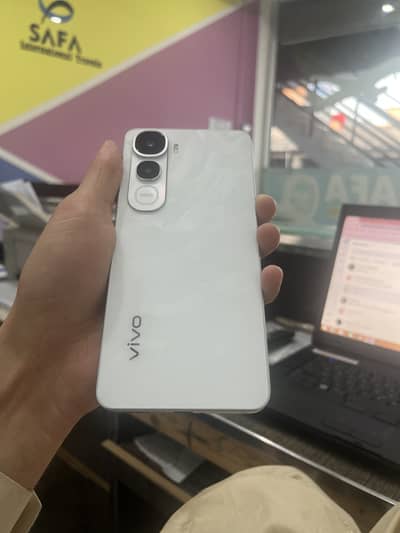 Vivo y400