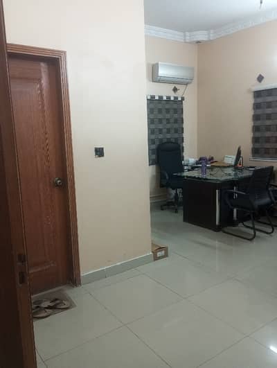 4 Bed Lounge On Main Stadium Road Office For Rent