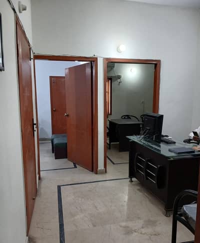 Commercial   3rd Floor3 Rooms Lounge On Road Facing