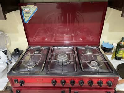 Cooking Range in Perfect Working Conditon. Stove and Oven 100% working