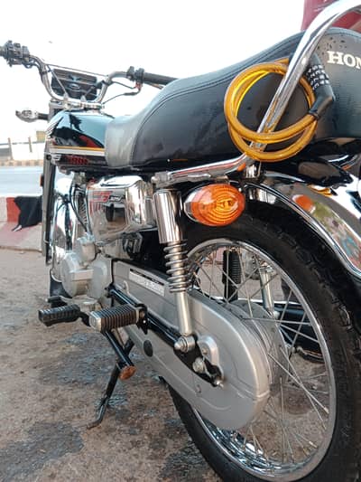 CG 125 Special edition Silver Black (self start)