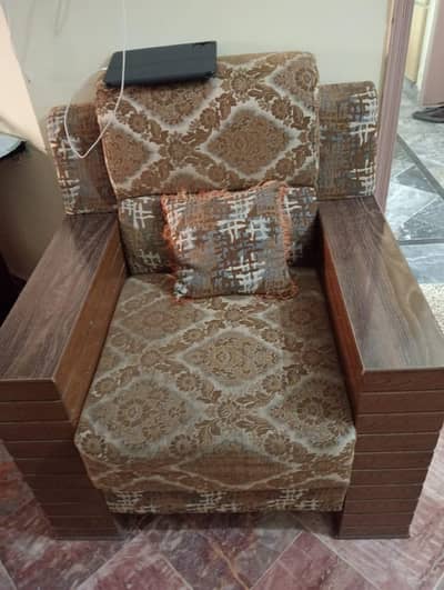 5 seater Sofa for sale