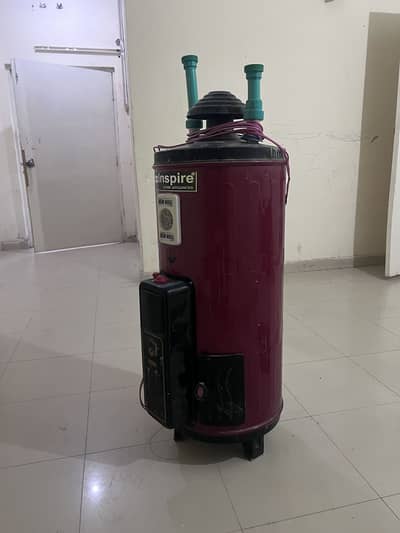 Geyser 10/10 All Ok Condition, No Repair