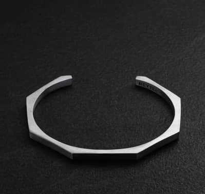 trending silver Cara