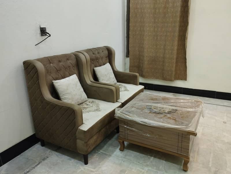 2 seter sofa with table 1